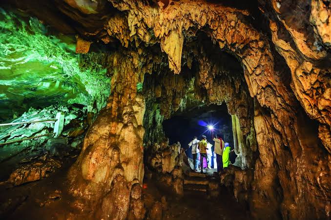 Cave Exploration – Kanger Valley